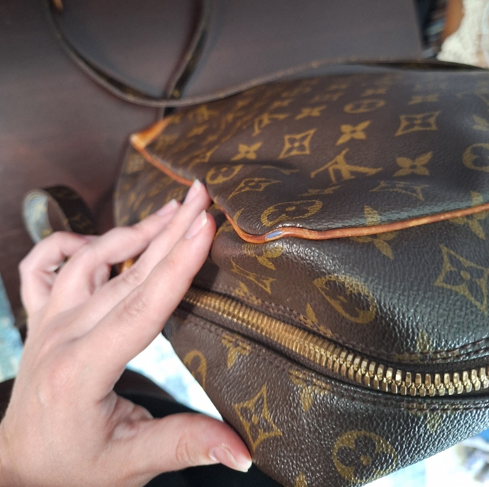 Louis Vuitton Danube with Monogram Strap - Picture 14 of 15